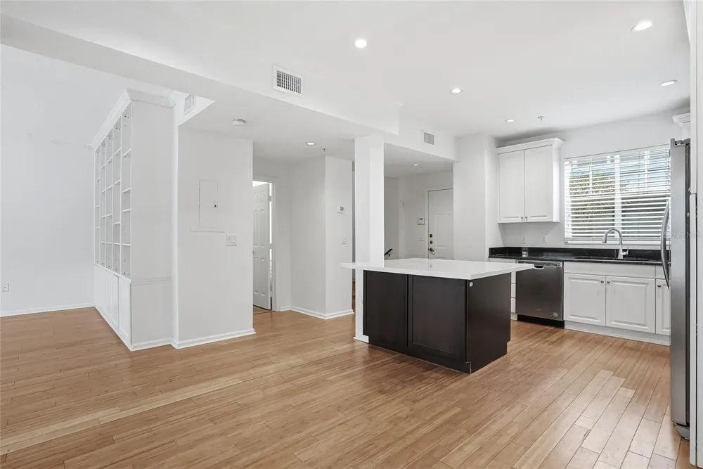 809 S OREGON AVENUE #B Tampa, FL 33606