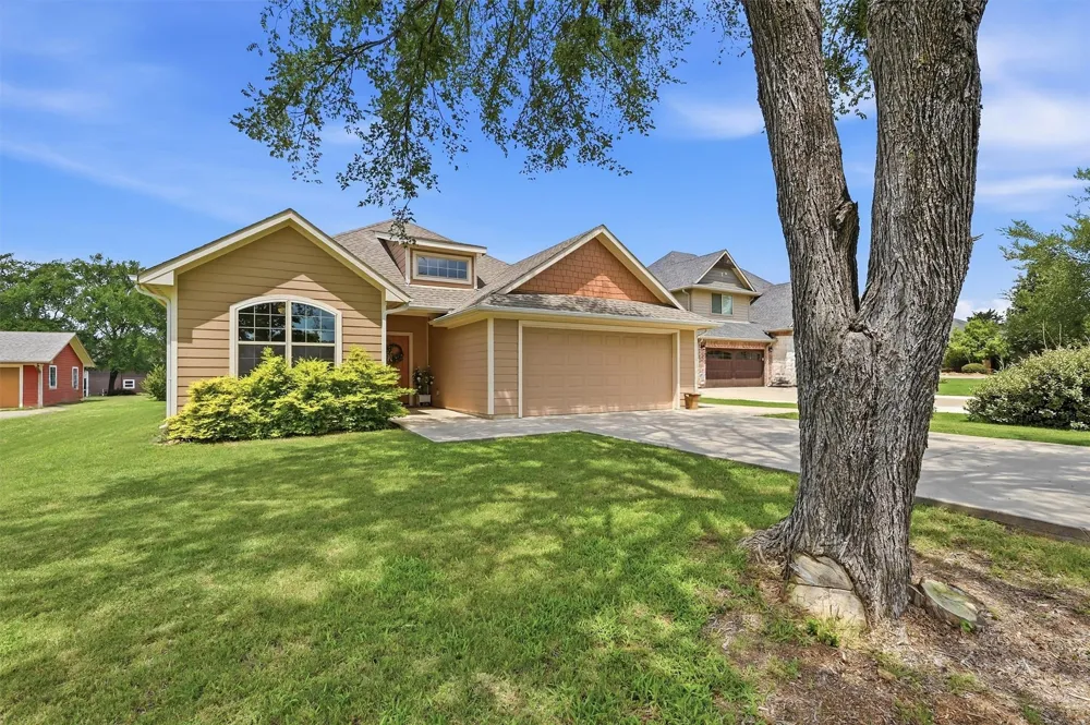 114 Sequoya Drive Lake Kiowa, TX 76240