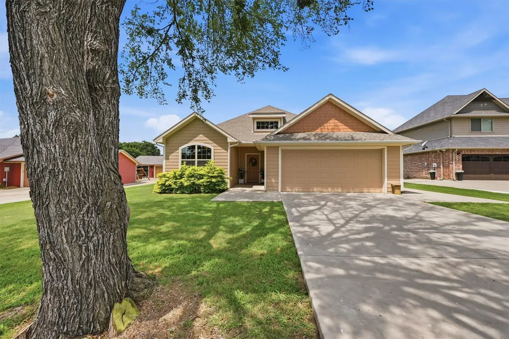 114 Sequoya Drive Lake Kiowa, TX 76240
