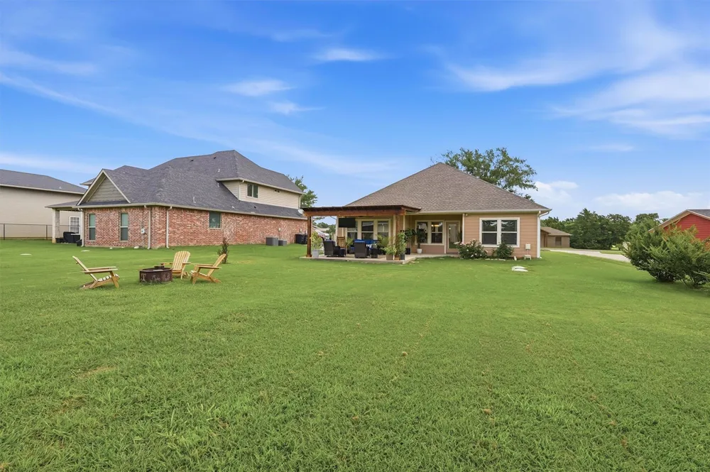 114 Sequoya Drive Lake Kiowa, TX 76240