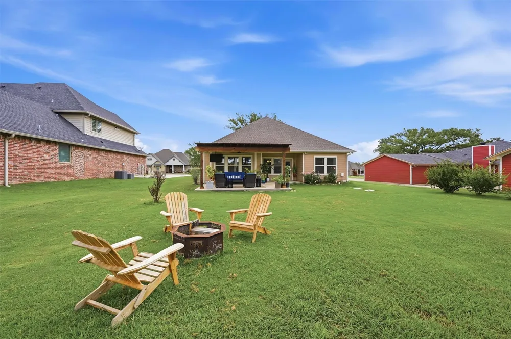 114 Sequoya Drive Lake Kiowa, TX 76240