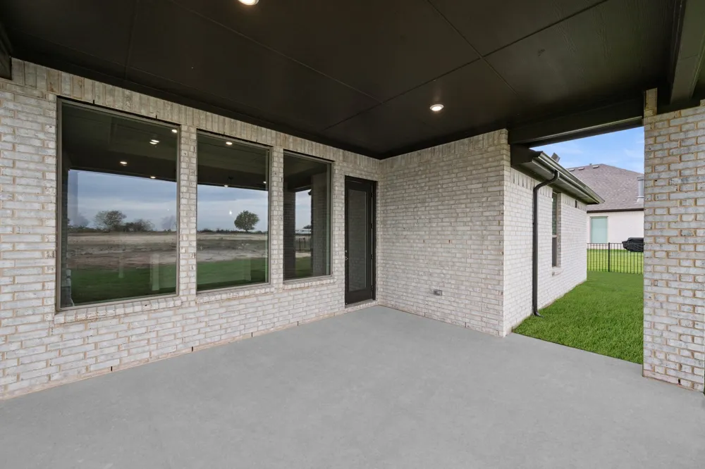 9221 Wood Duck Drive Justin, TX 76247