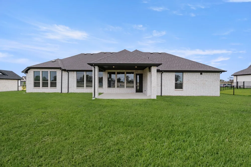 9221 Wood Duck Drive Justin, TX 76247