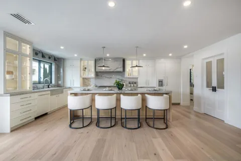13940 Northcrest