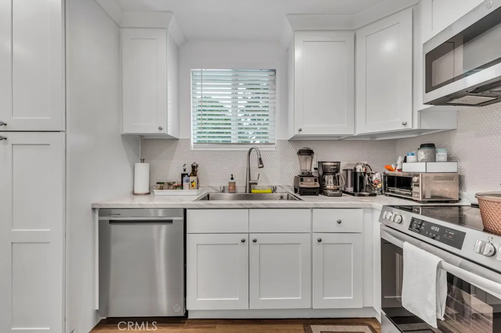 6852 Claire Avenue Reseda, CA 91335