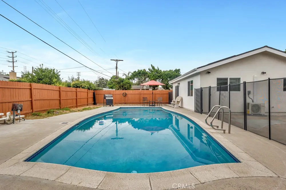 6852 Claire Avenue Reseda, CA 91335