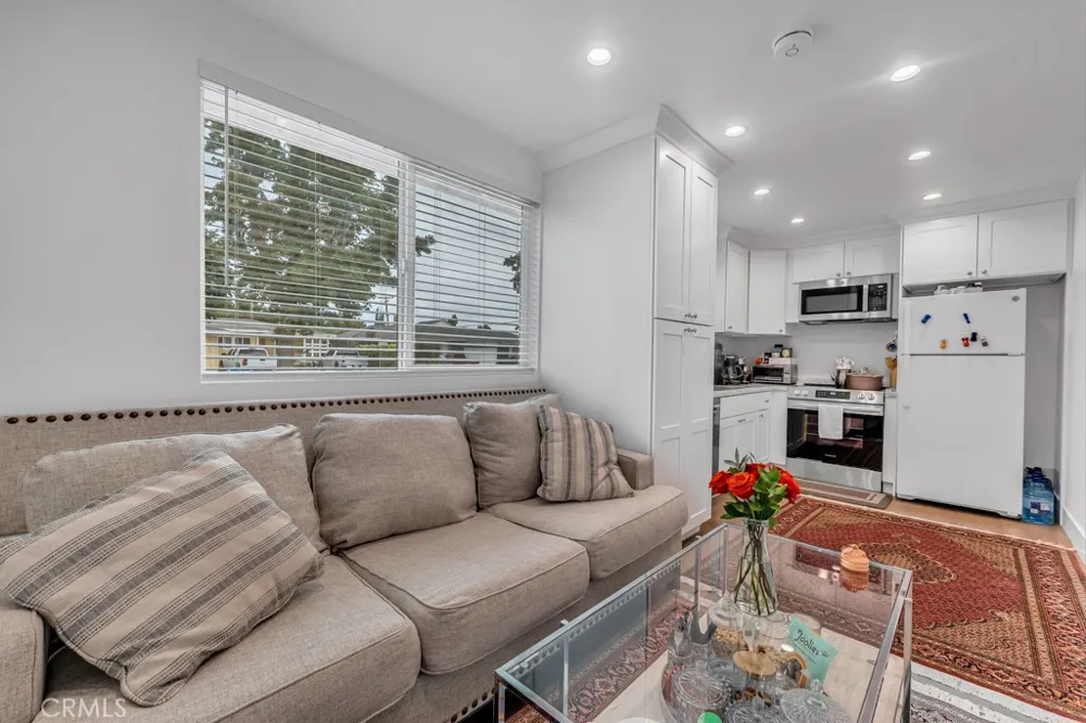 6852 Claire Avenue Reseda, CA 91335