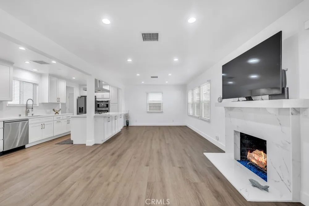 6852 Claire Avenue Reseda, CA 91335