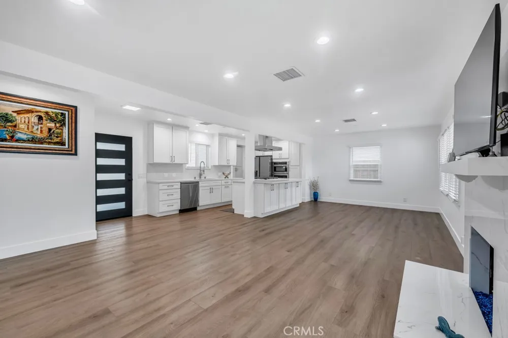 6852 Claire Avenue Reseda, CA 91335