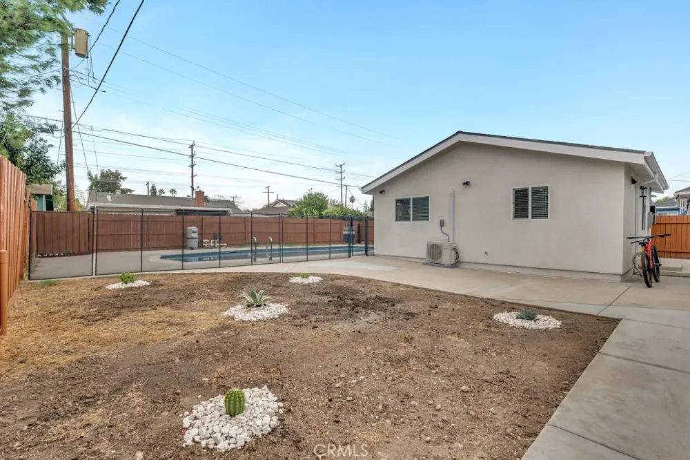 6852 Claire Avenue Reseda, CA 91335