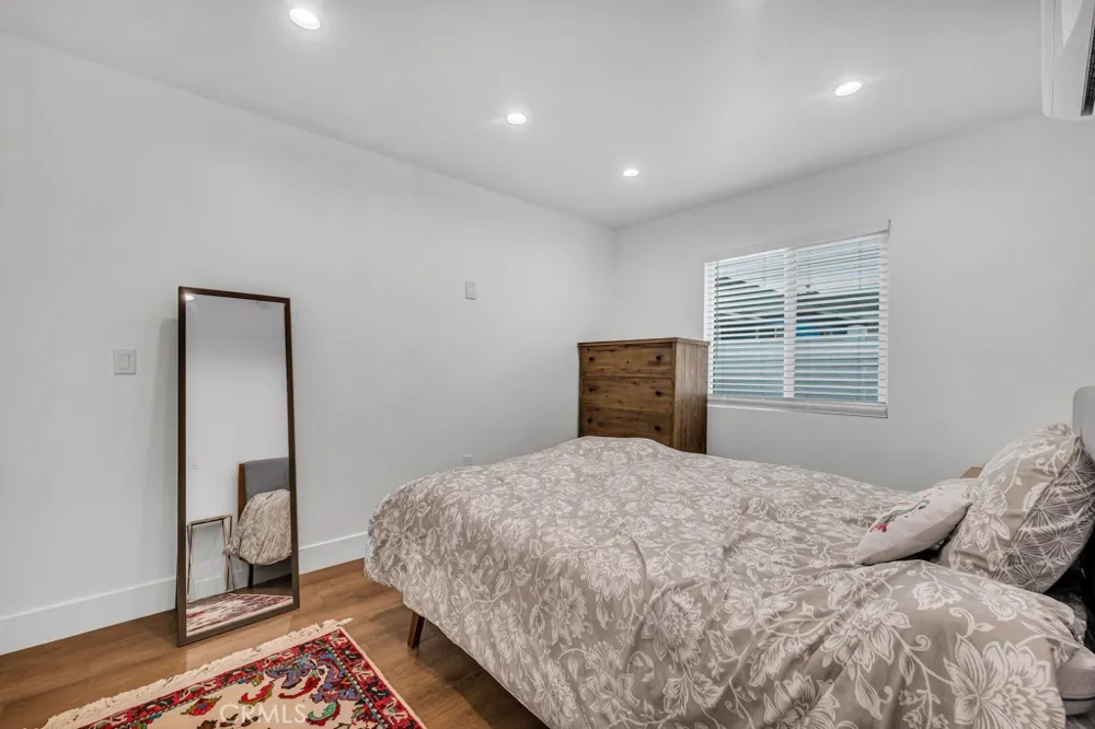 6852 Claire Avenue Reseda, CA 91335