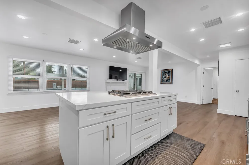 6852 Claire Avenue Reseda, CA 91335