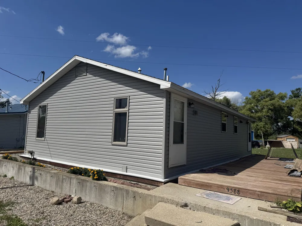 9388 S Lake Drive Evart, MI 49631