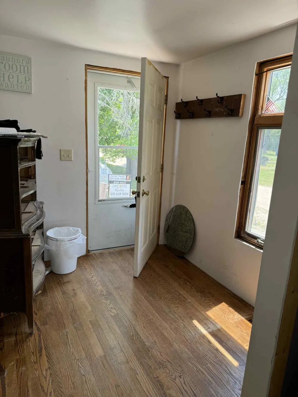 9388 S Lake Drive Evart, MI 49631
