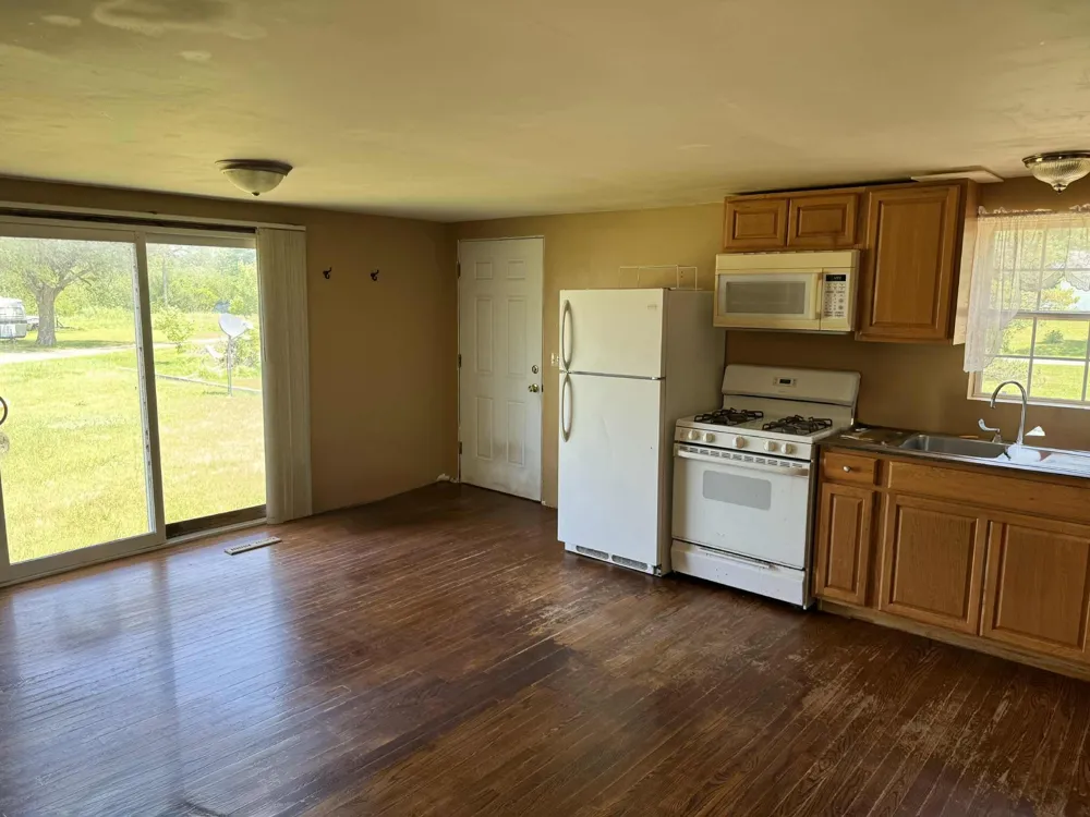 9388 S Lake Drive Evart, MI 49631