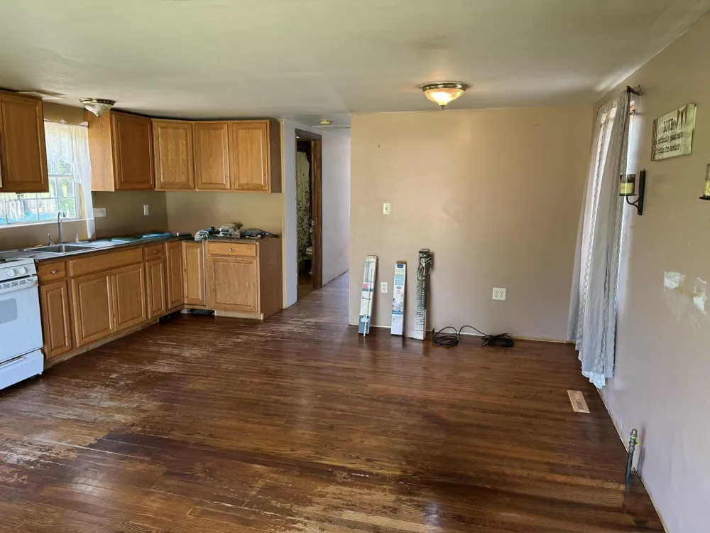 9388 S Lake Drive Evart, MI 49631