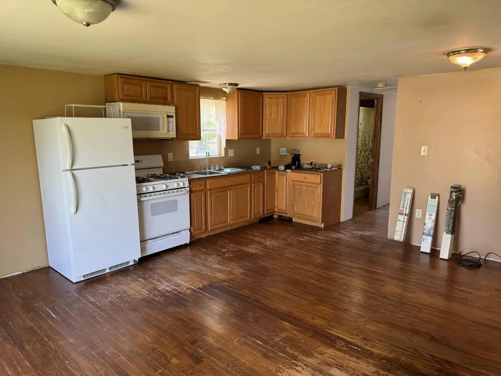 9388 S Lake Drive Evart, MI 49631