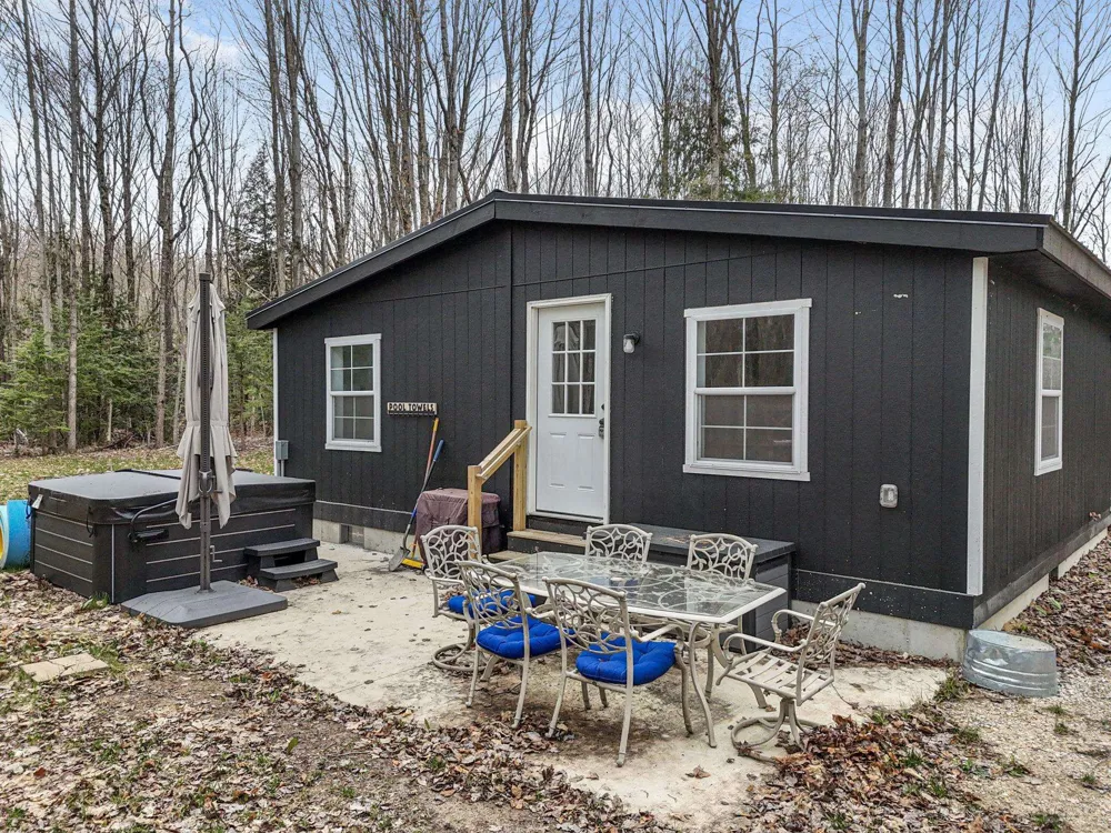 568 NE Plum Valley Road Rapid River Township, MI 49659