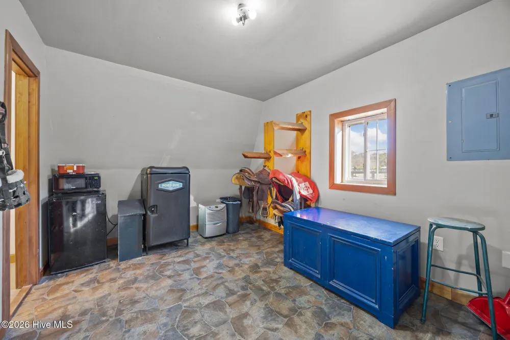 108 Young Rider Lane Grandy, NC 27939