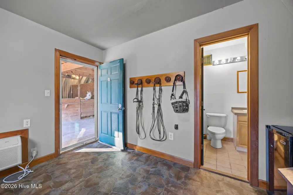 108 Young Rider Lane Grandy, NC 27939