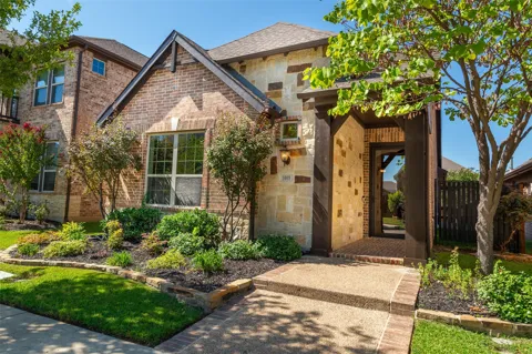 1008 Lone Ivory Trail