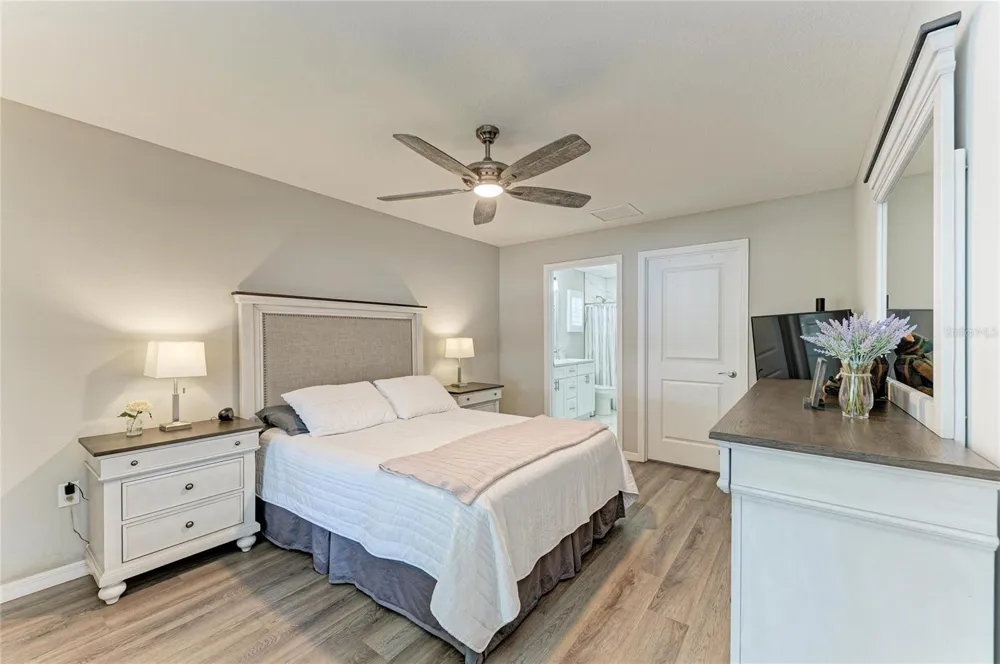 823 BACON AVENUE Sarasota, FL 34232
