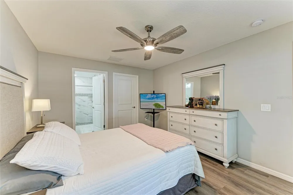 823 BACON AVENUE Sarasota, FL 34232