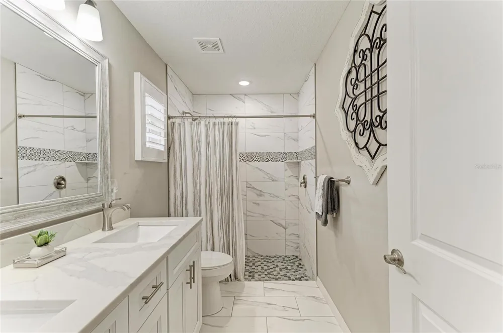 823 BACON AVENUE Sarasota, FL 34232
