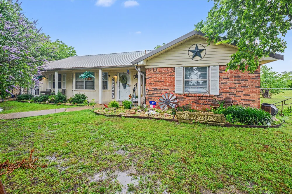 2382 FM 1743 ROAD Windom, TX 75492