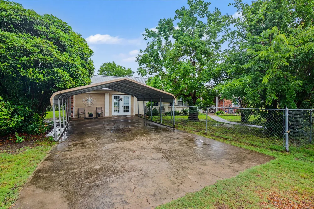 2382 FM 1743 ROAD Windom, TX 75492