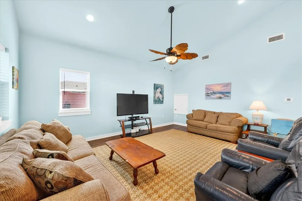 123 6th Street Port Aransas, TX 78373