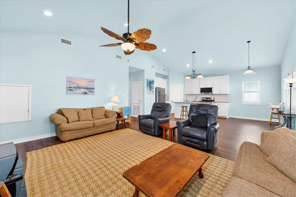 123 6th Street Port Aransas, TX 78373