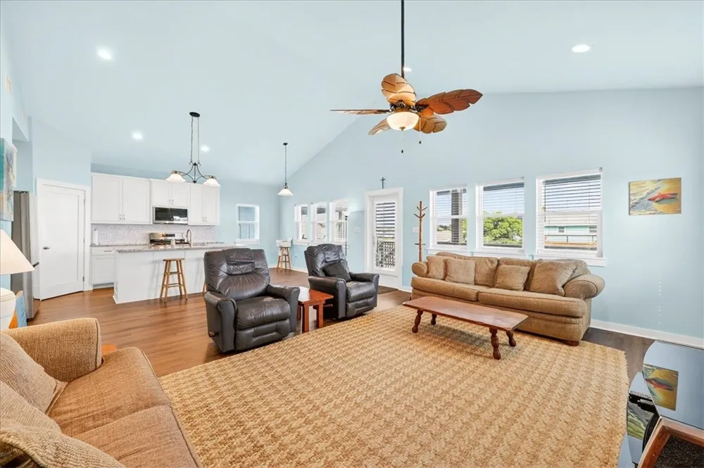 123 6th Street Port Aransas, TX 78373