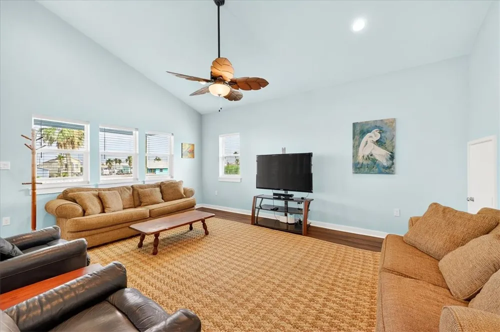 123 6th Street Port Aransas, TX 78373