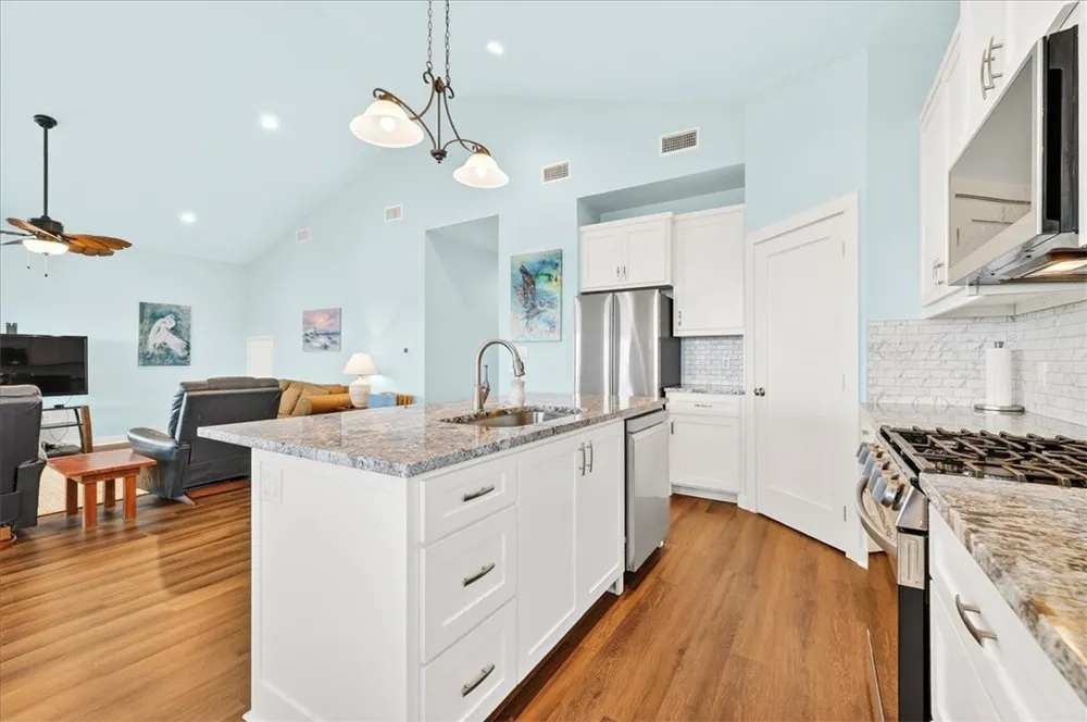 123 6th Street Port Aransas, TX 78373