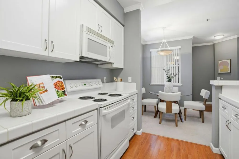 1982 W Bayshore Road #322 East Palo Alto, CA 94303