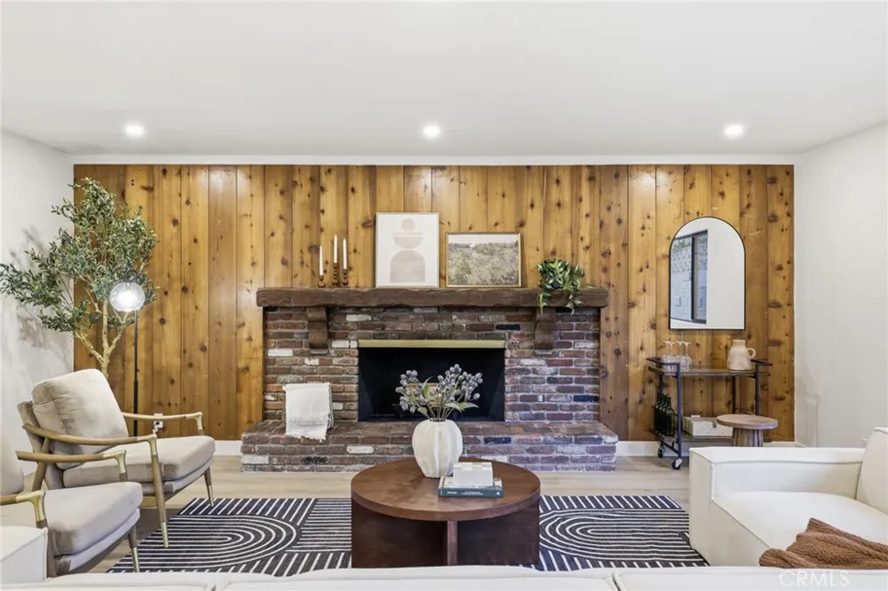 210 Lomita Ojai, CA 93023