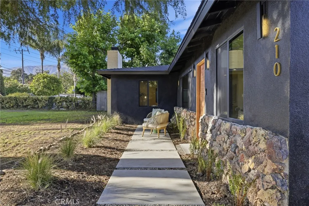 210 Lomita Ojai, CA 93023