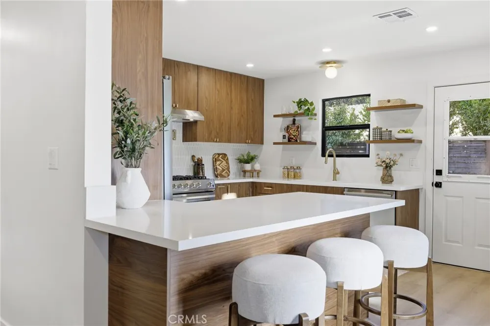 210 Lomita Ojai, CA 93023