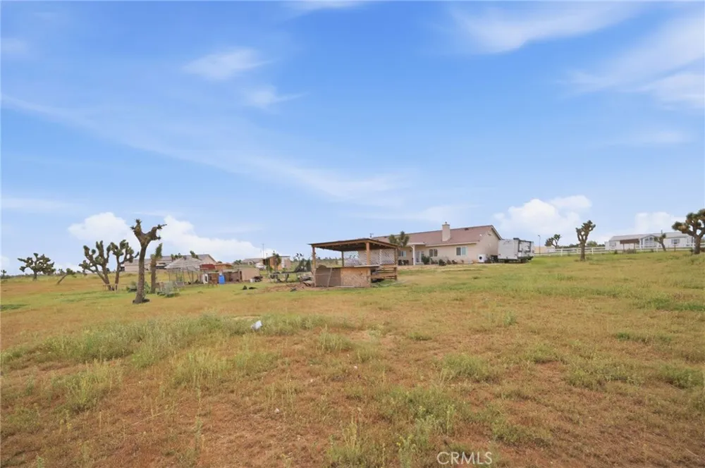 7180 Solano Road Phelan, CA 92371