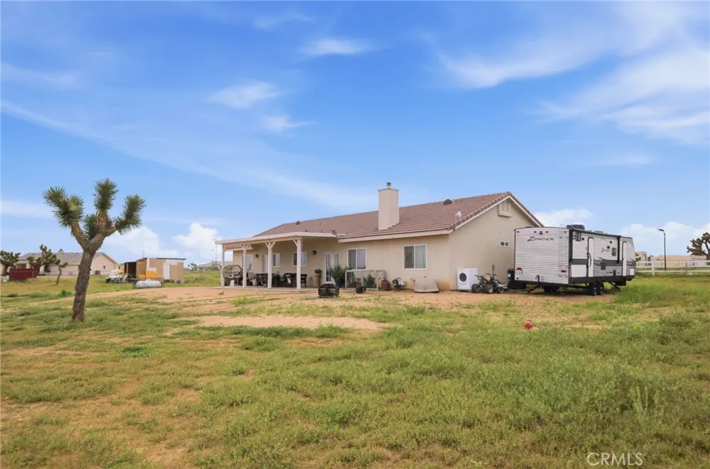 7180 Solano Road Phelan, CA 92371