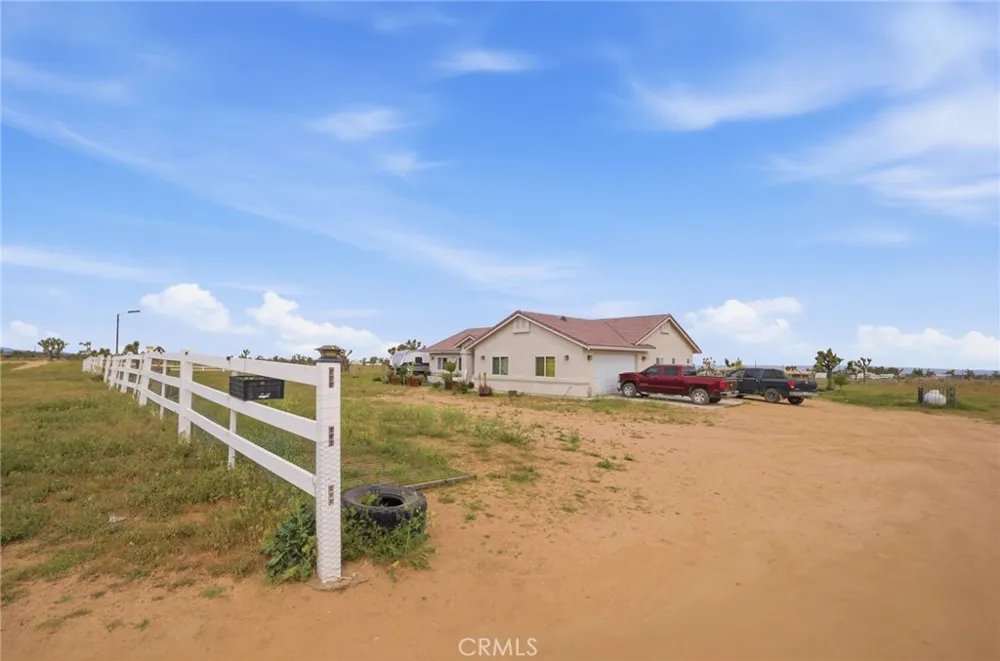 7180 Solano Road Phelan, CA 92371