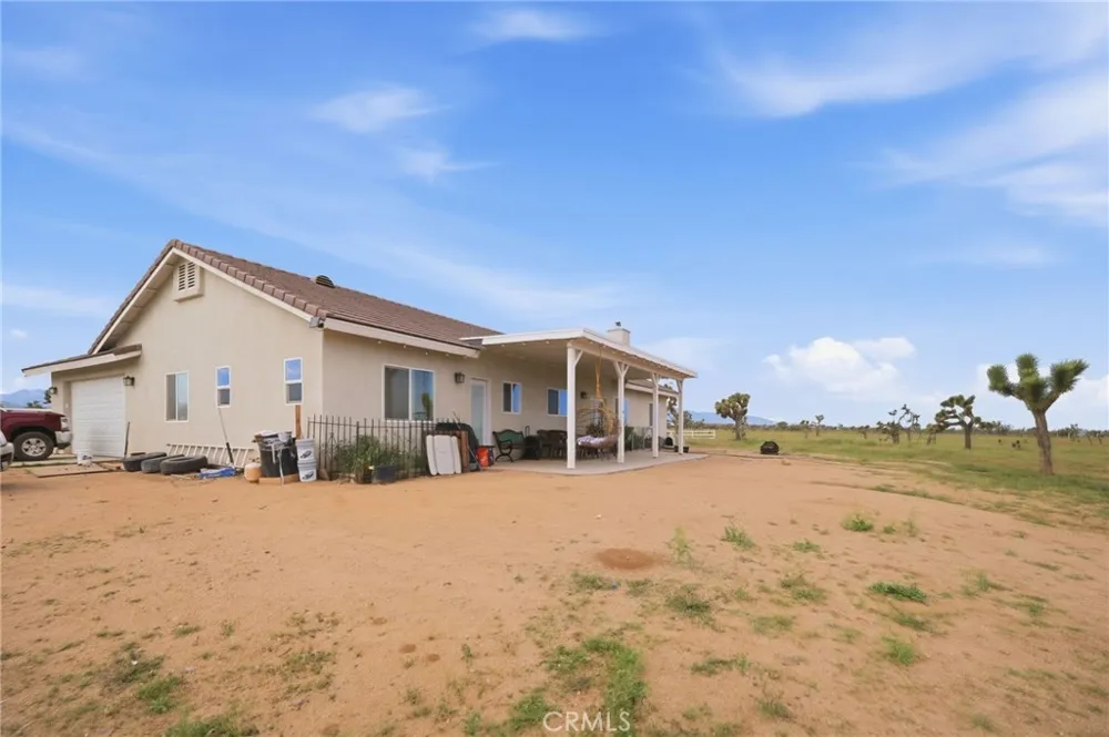 7180 Solano Road Phelan, CA 92371