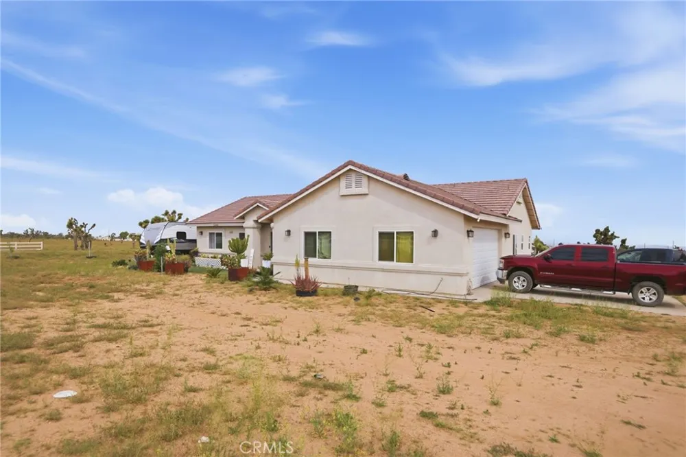 7180 Solano Road Phelan, CA 92371