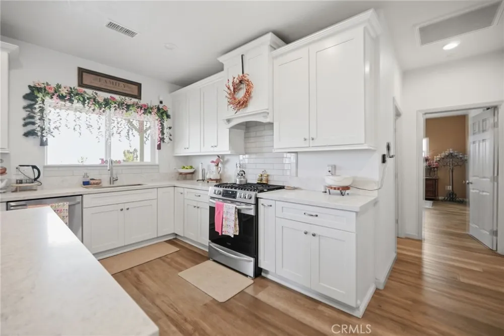7180 Solano Road Phelan, CA 92371