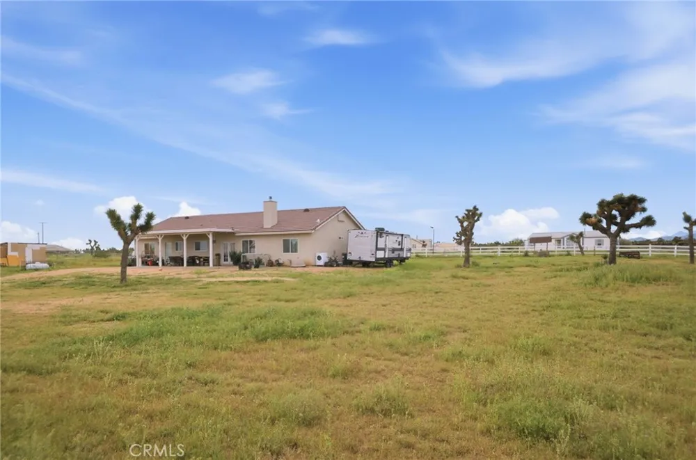 7180 Solano Road Phelan, CA 92371