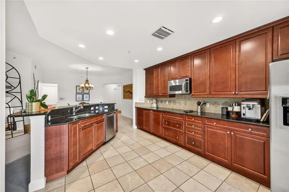2305 EDGEWATER DRIVE #1210 Orlando, FL 32804