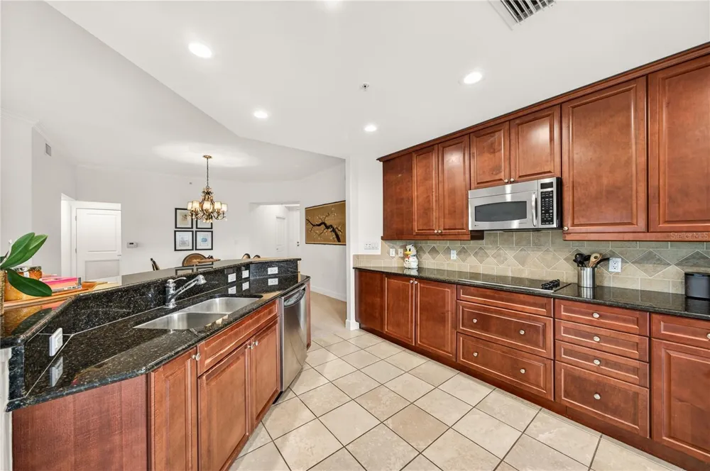 2305 EDGEWATER DRIVE #1210 Orlando, FL 32804