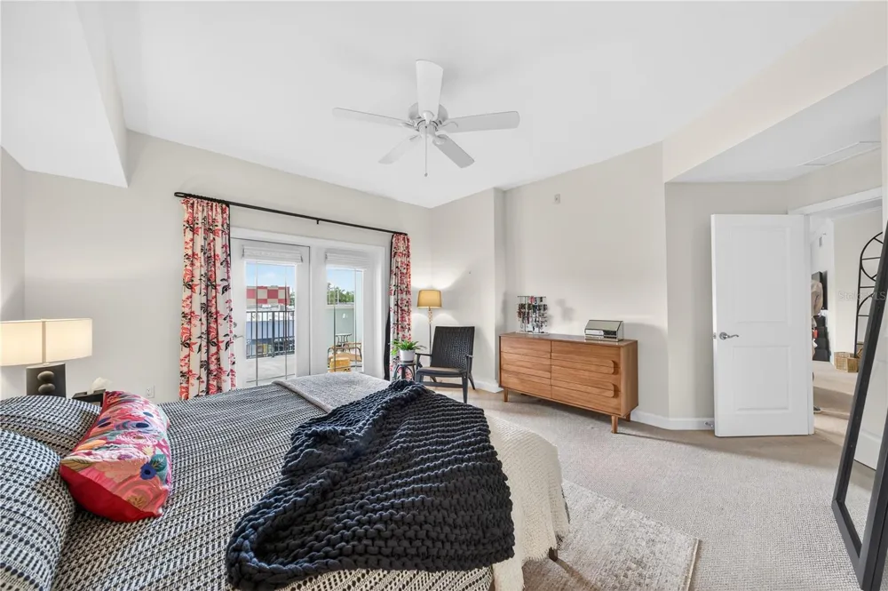 2305 EDGEWATER DRIVE #1210 Orlando, FL 32804
