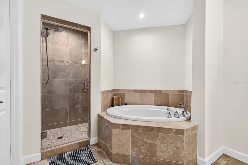 2305 EDGEWATER DRIVE #1210 Orlando, FL 32804